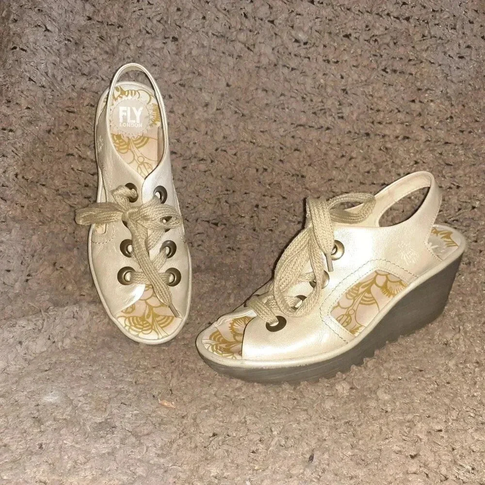 FLY LONDON-Ylva-Pearlescent Beige Leather Lace Up Wedge-Sz 38-7.5-Excellent
